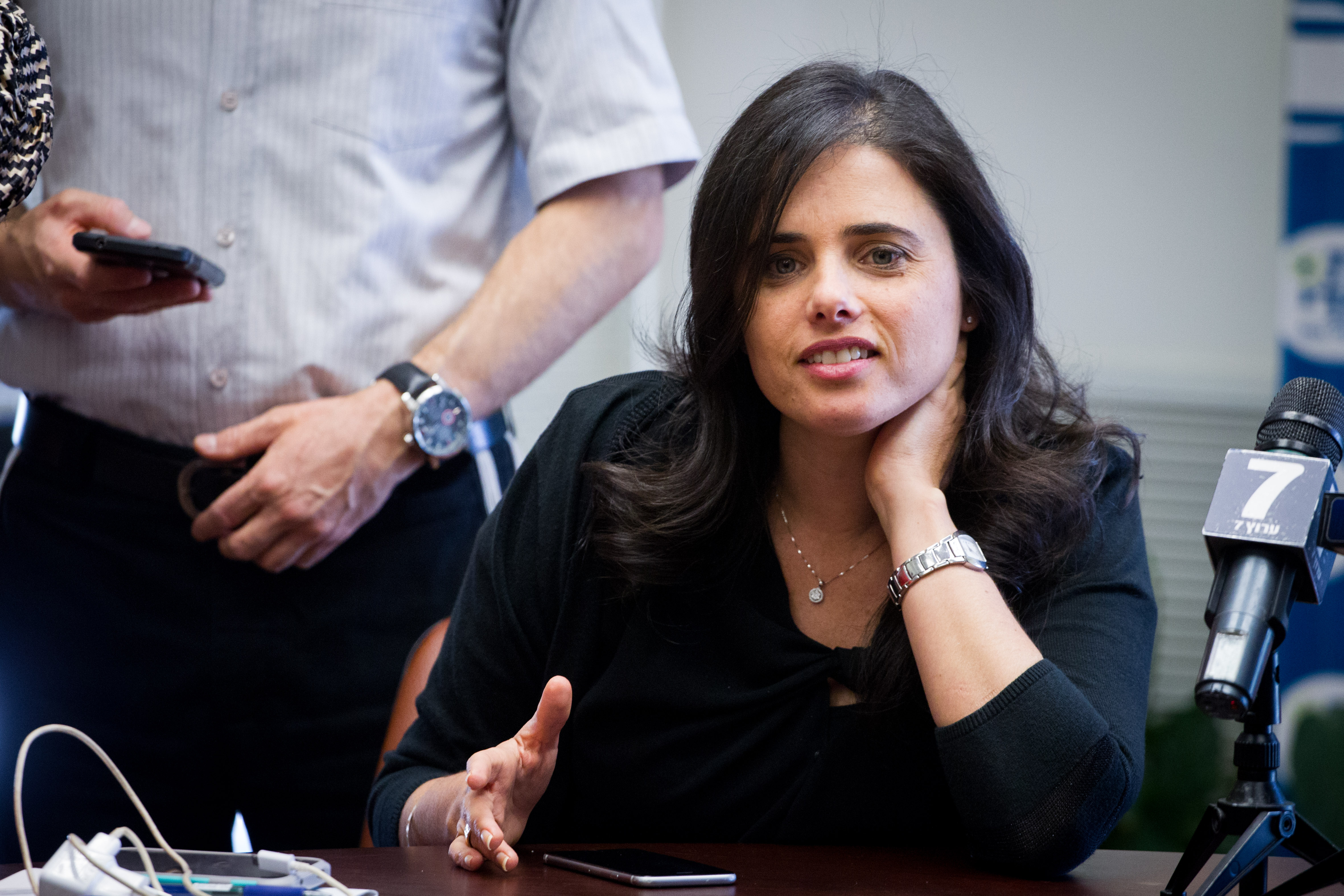 מטה עמונה לשקד: "הכחישי את הדיווח"