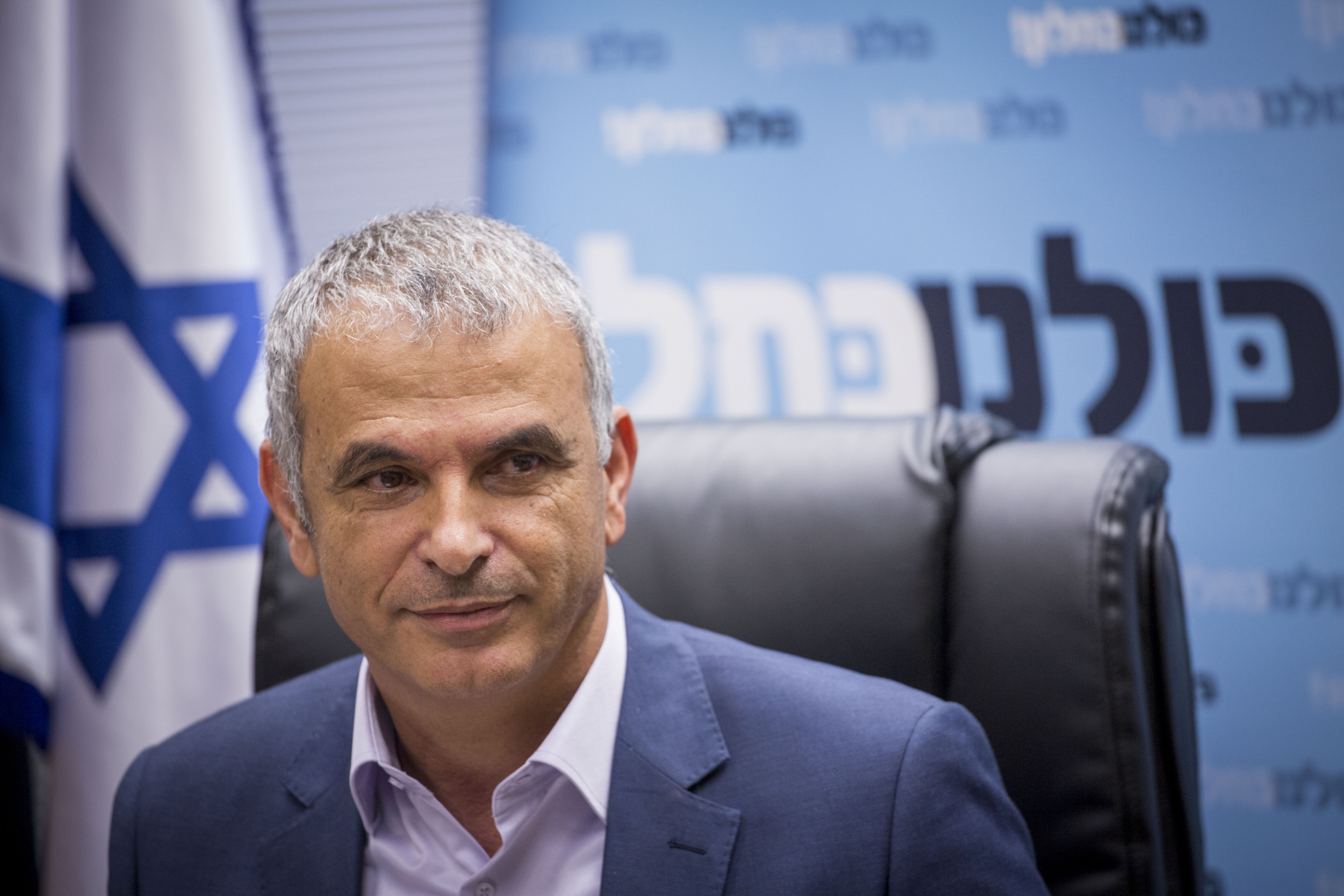 כחלון איגף את נתניהו מימין ושלח עקיצה