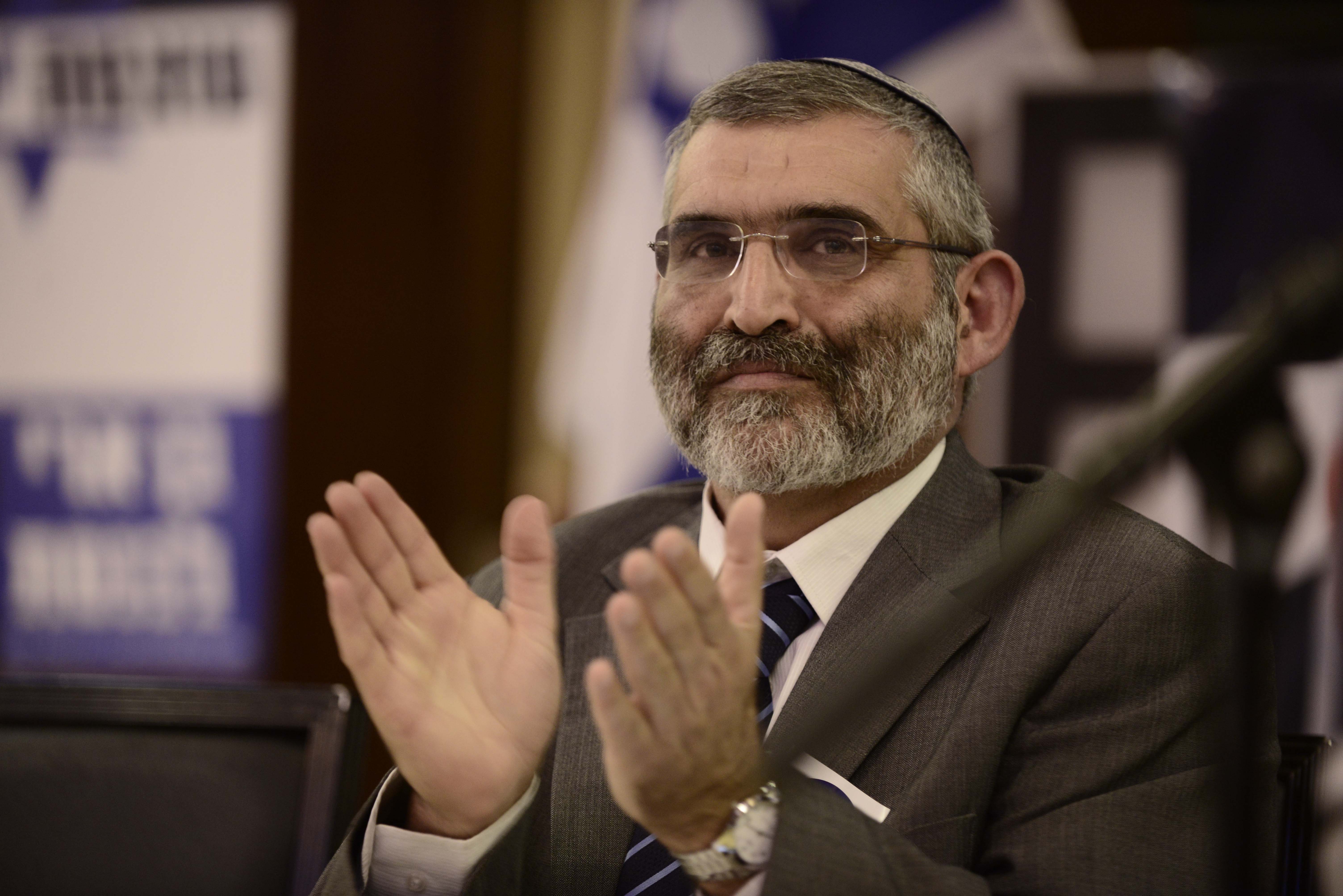 אשלית ועדת שכנות טובה – אם רק נחלק להם דבש