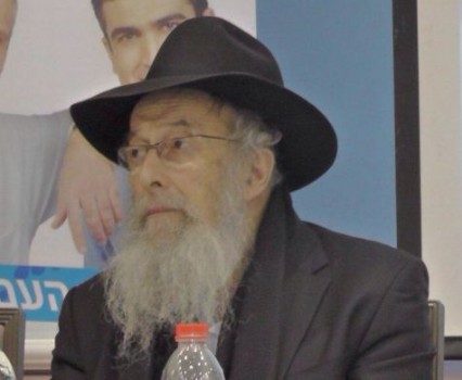 הרב טאו והרב אבינר בכרוז מחאה נגד 'מצעד התועבה'