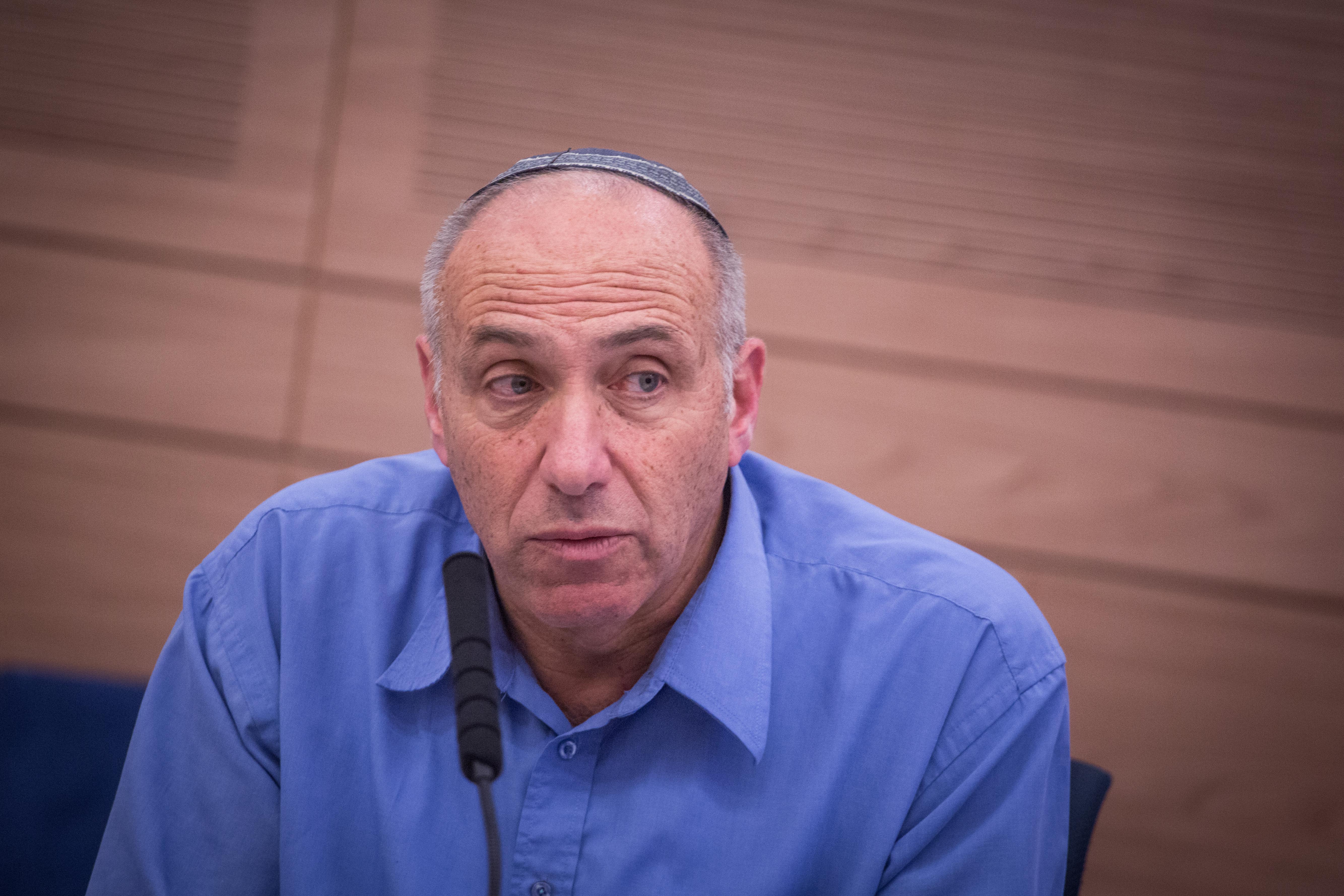 האם ייאסר על בית המשפט לפסול חוקים של הכנסת?