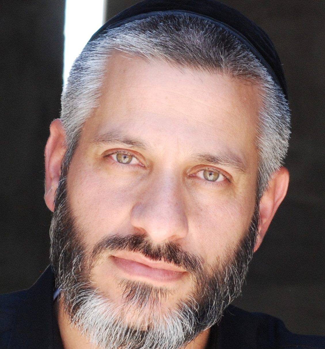 אמני ה'גולה': אביתר בנאי