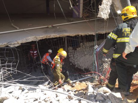 אבד הקשר עם הלכודים; החילוץ עשוי לקחת ימים שלמים
