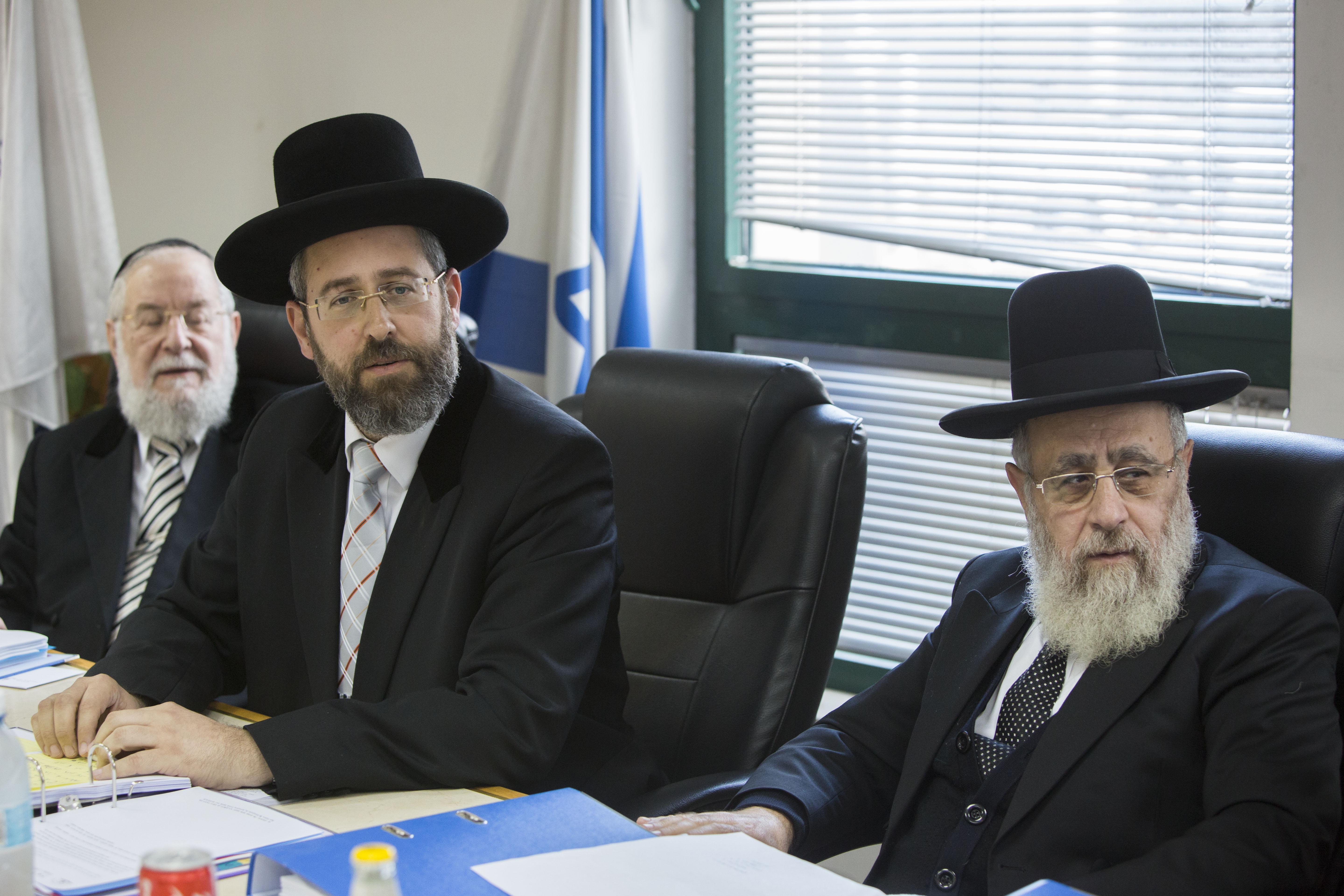 הרבנות אומרת לא לפשרות: "השבת איננה עומדת למקח וממכר"