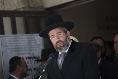 לפני שנה: הרב לאו שיבח את הרב שגיוריו נפסלו
