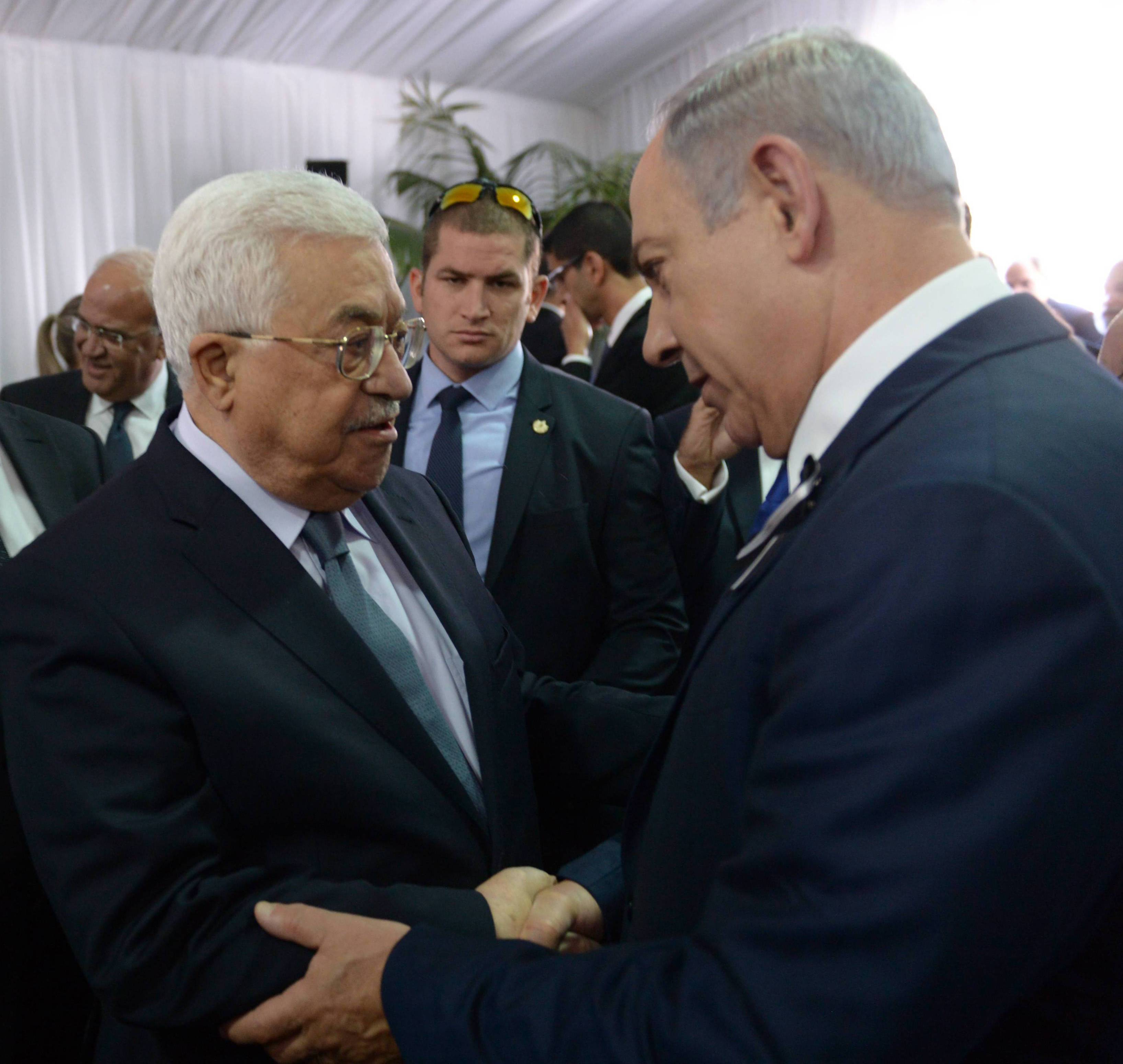 אחרי הלווית פרס: בנט מותח ביקורת על נתניהו