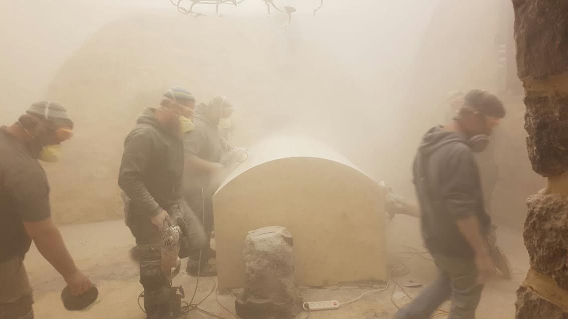 הסתיים השיפוץ: תיעוד המבצע הלילי בקבר יוסף
