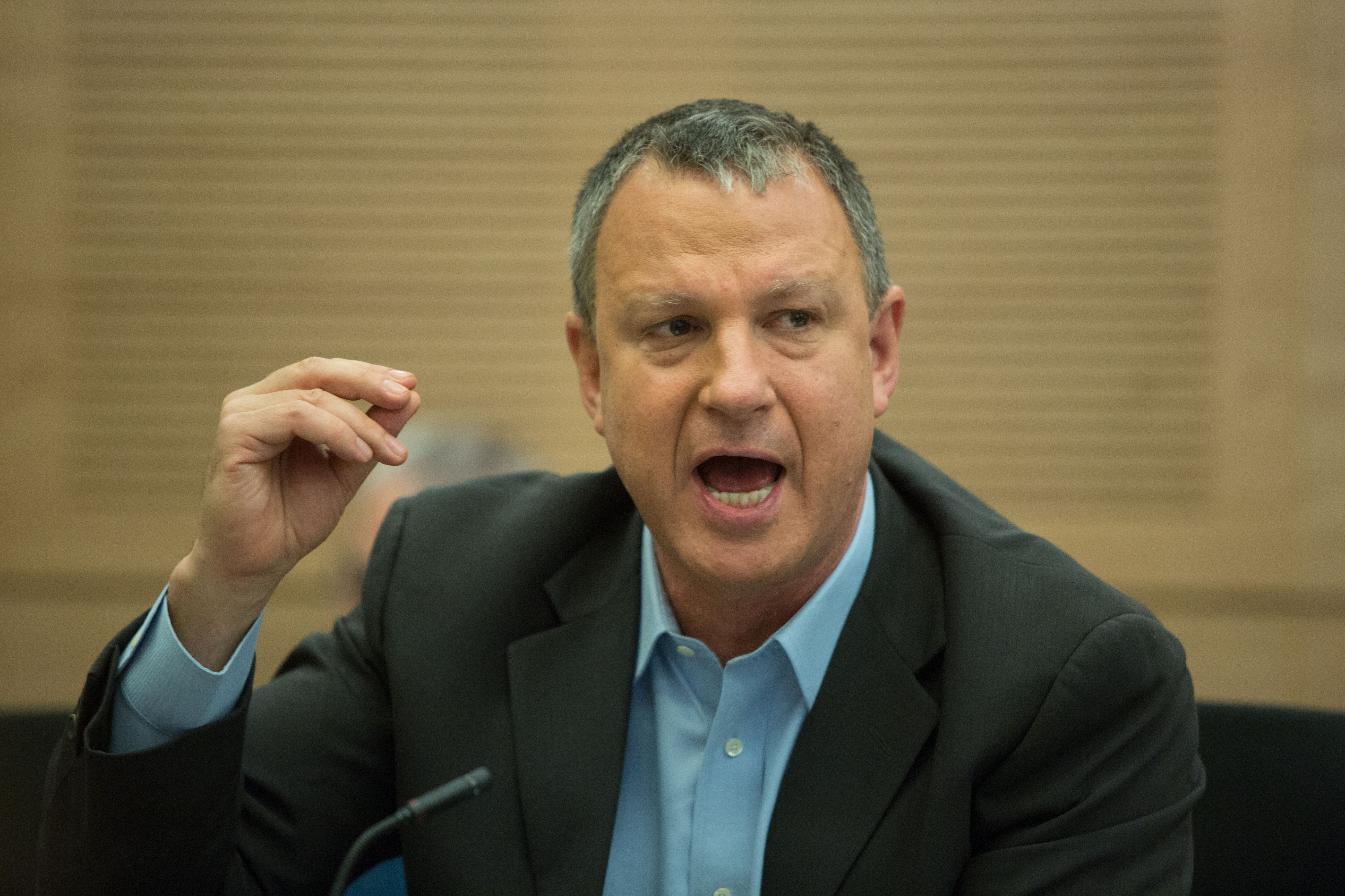 באופוזיציה כבר חוגגים: "רעידת אדמה מתקרבת"
