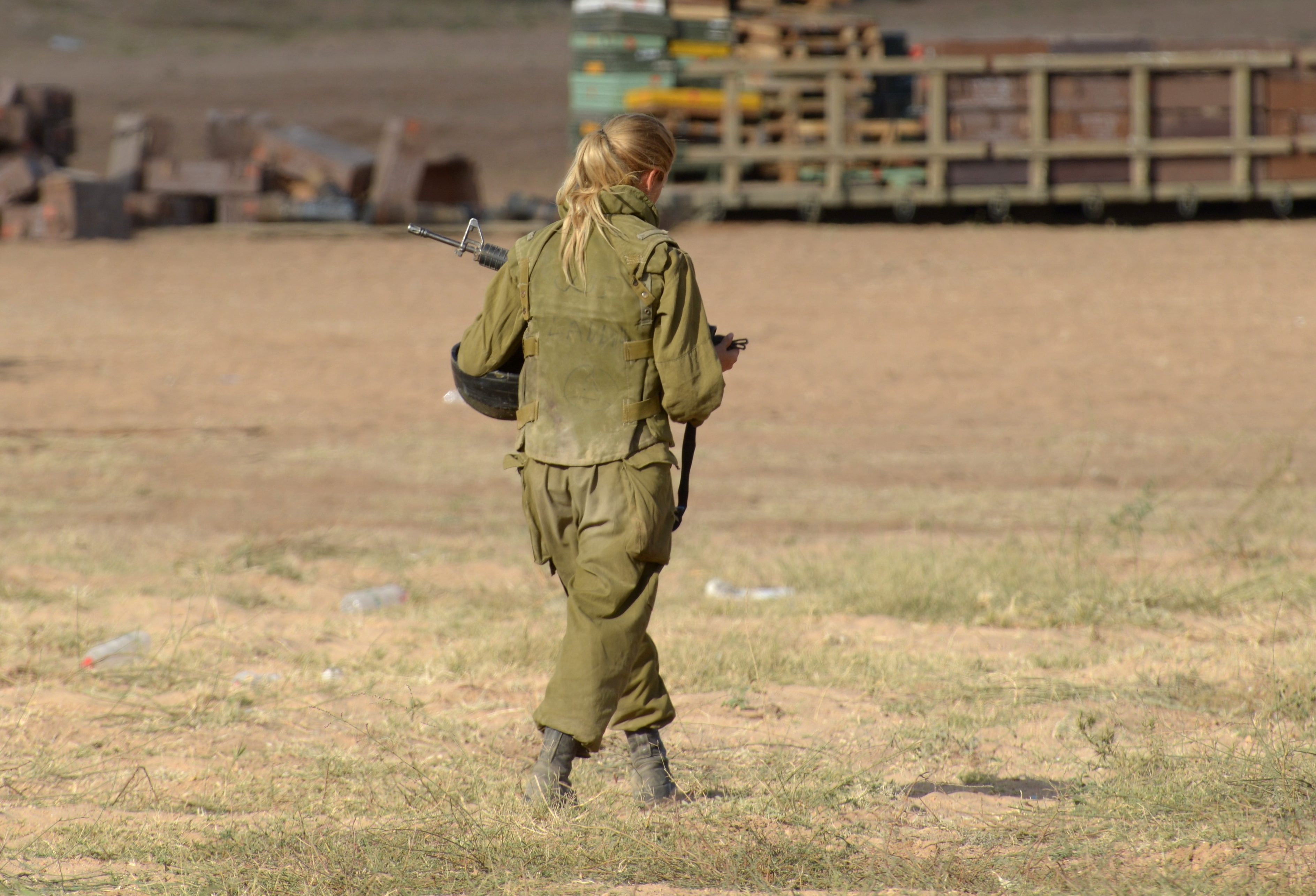 חותם לחמ"ד: אתם בעד או נגד גיוס בנות לצה"ל?