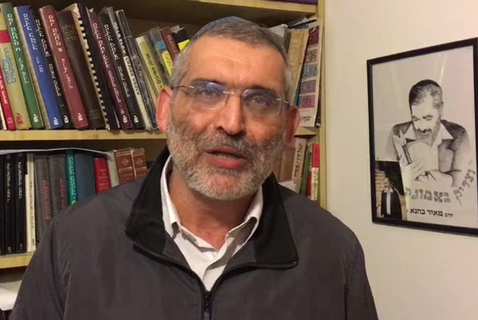 צפו: מיכאל בן ארי מזכיר לבית היהודי כמה עובדות