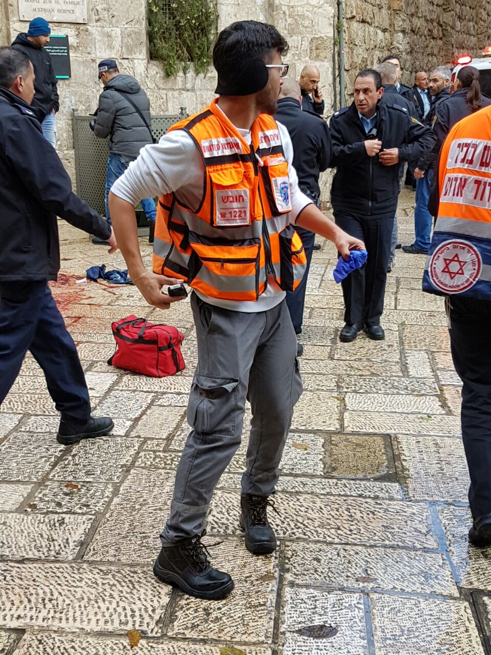פיגוע דקירה בעיר העתיקה: שוטר נפצע קל