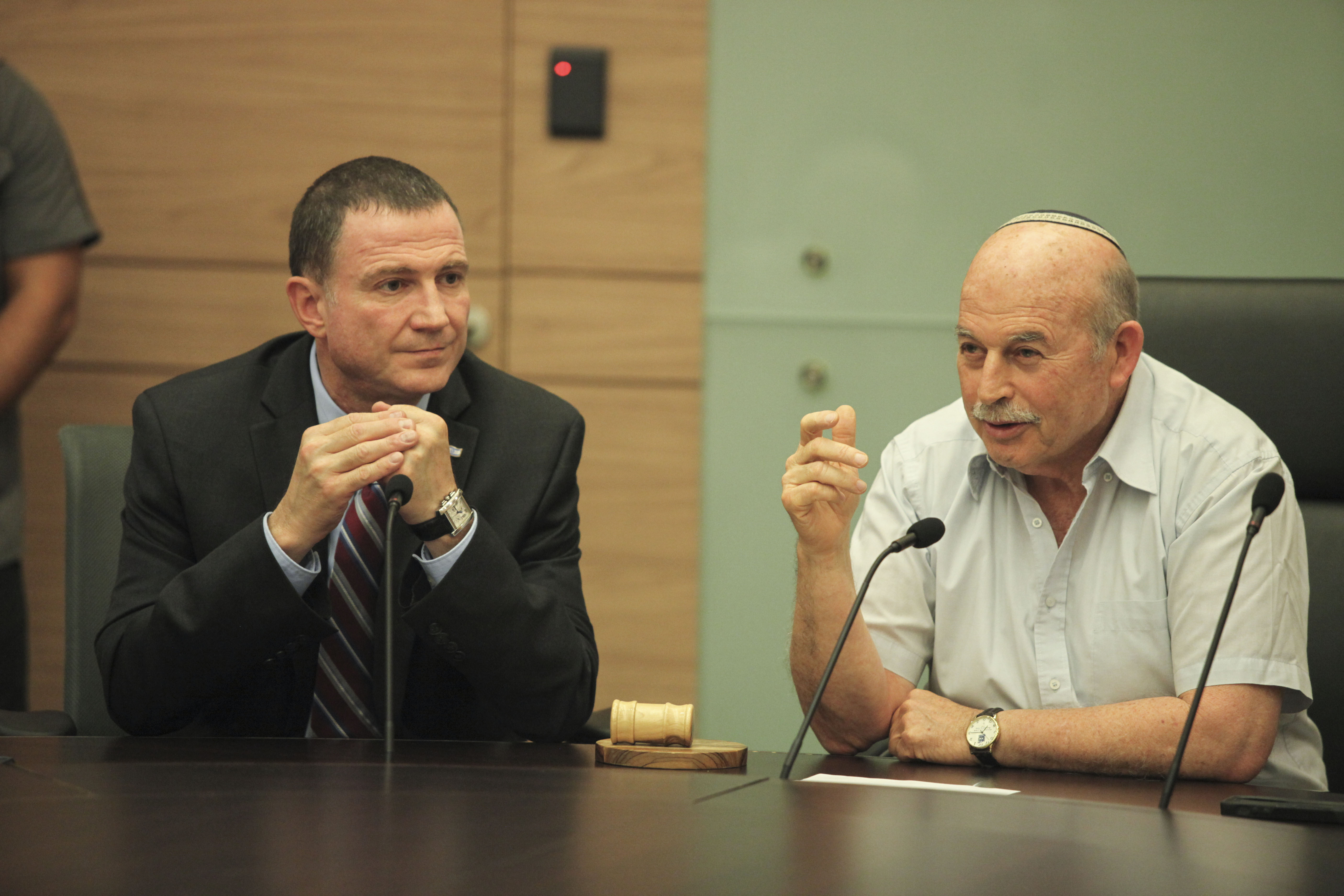 מה יכולים לעשות לסלומינסקי? כמעט כלום