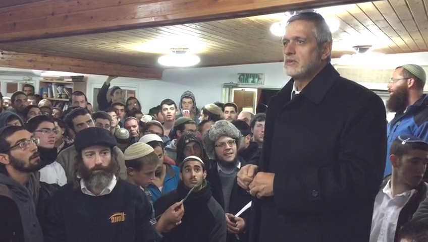 אלי ישי בעמונה: אפשר עדיין למנוע את ההרס