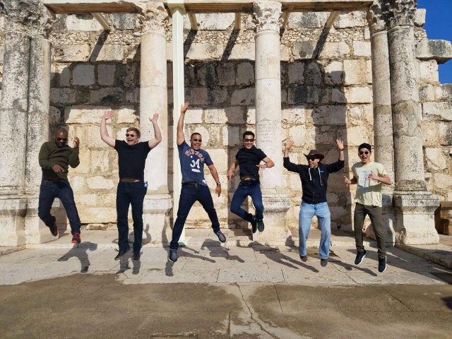 משלחת הכוכבים במהלך הביקור (צילום: יחצ) 
