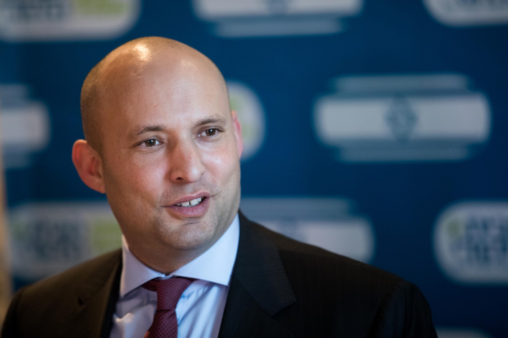 בנט: "רבנים זורקים אבנים ופוגעים מאוד בצה"ל"