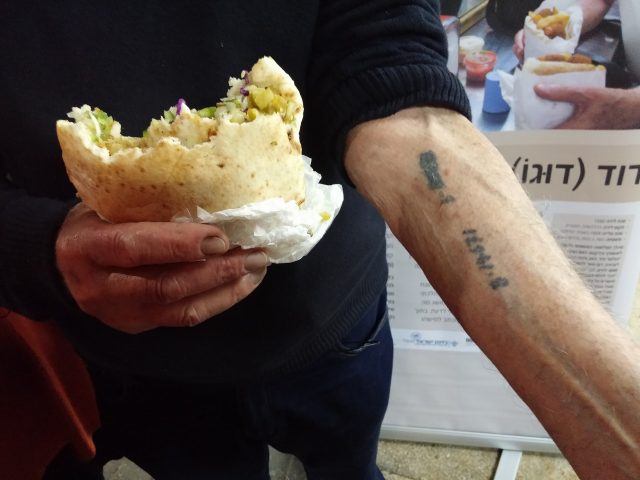 'למה 2 מספרים? היה מבצע 1+1', אומר דוגו בהומור