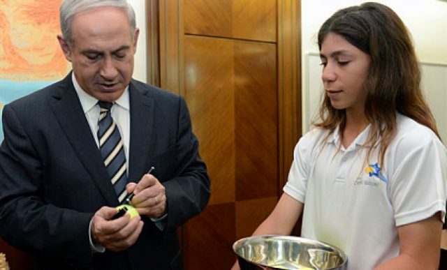 הכוכב הישראלי עוליאל. מן הארכיון.