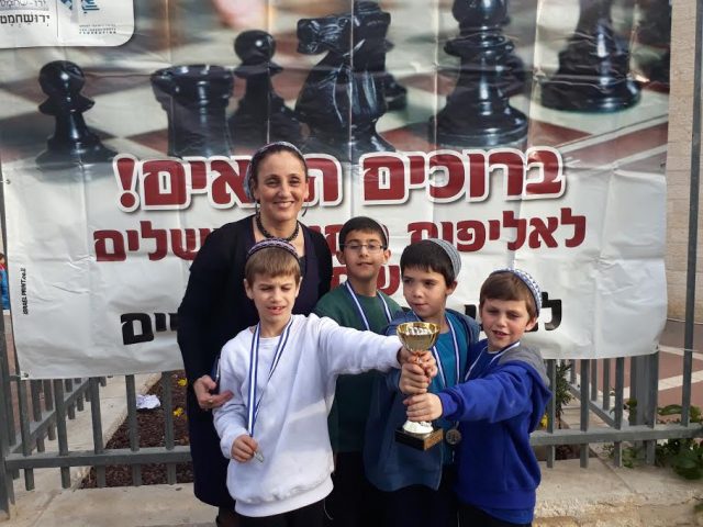 המגזר הסרוג בראש אליפות בתי הספר בשחמט