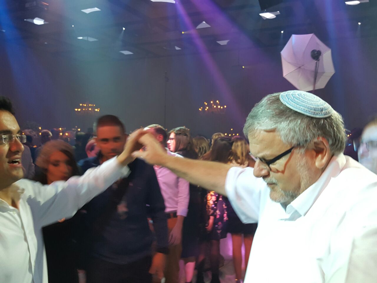 עופר חדד התחתן: מי האמנים שהופקדו על החלק האמנותי?