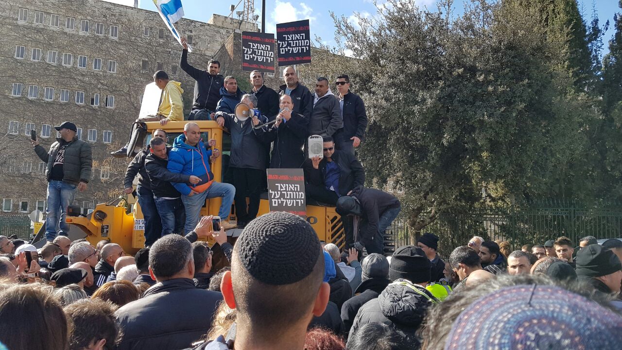 פקקים וזבל ברחובות: ברקת השבית את ירושלים