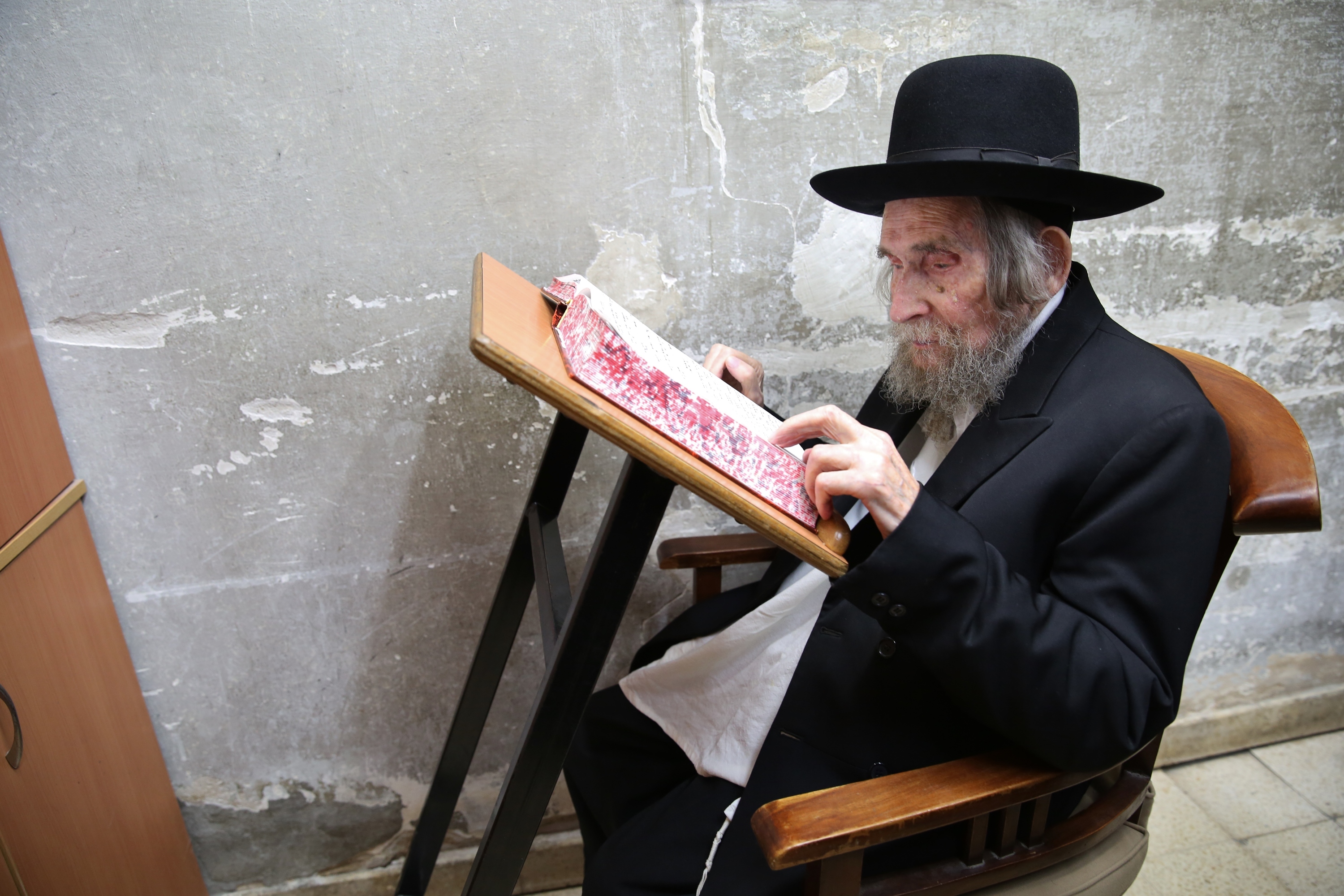 ריבלין: ״תפילותיי נתונות לשלומו של גדול הדור"