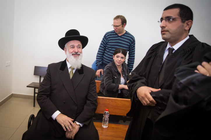 הרב מצגר הודה: קיבלתי שוחד