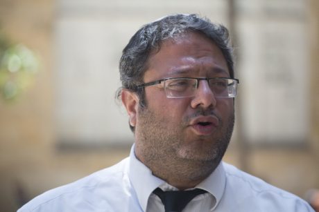 בן גביר מוכיח: "היועמ"ש בצבא לא מכיר את הפסיקה"