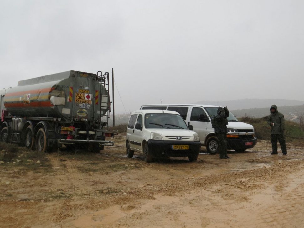 לקראת פינוי בעמונה: סוללים כביש חדש לישוב