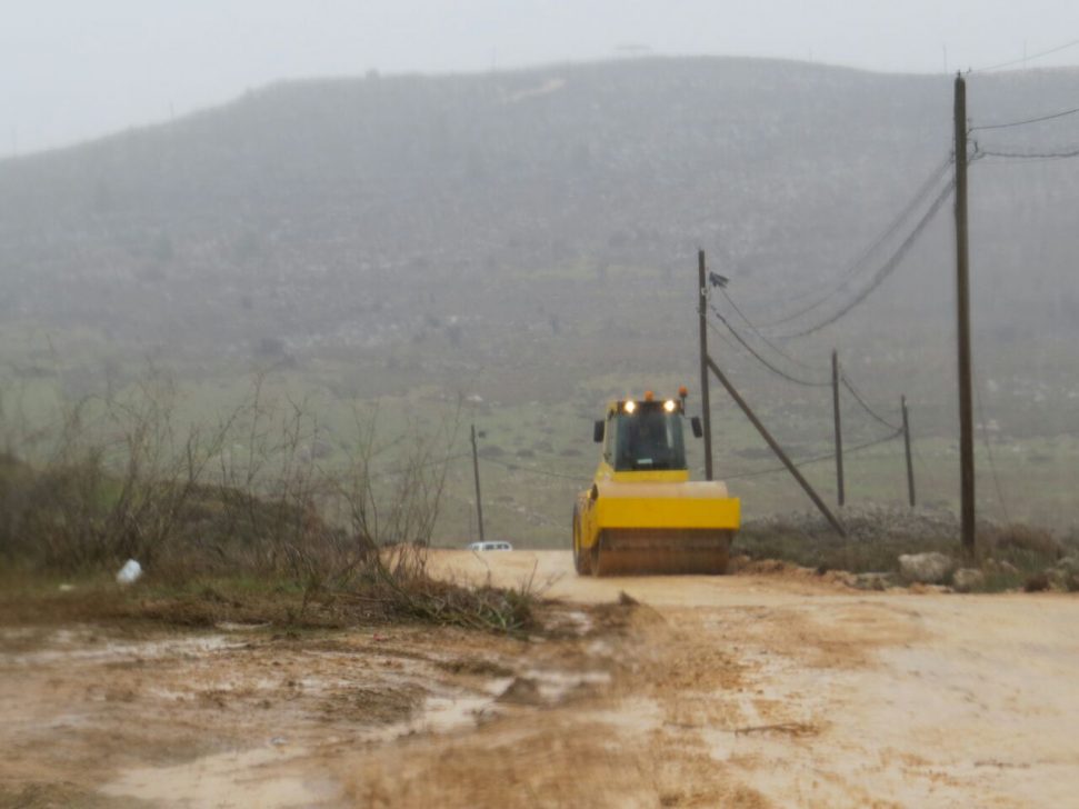 לקראת פינוי בעמונה: סוללים כביש חדש לישוב
