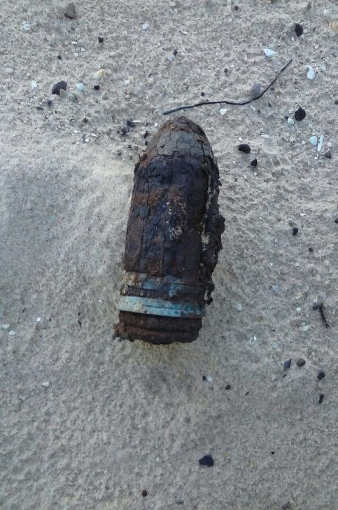 ילד מצא טנק ישן קבור בחולות ניצנים