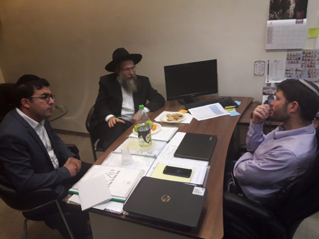 בפני ח"כ סמוטריץ' הוצג התקן משמרת השבת אשר מאפשר פעילות טכנולוגית של מקררים ומכשירי חשמל גם בשבתות, הודות לטכנולוגיה חדשנית.