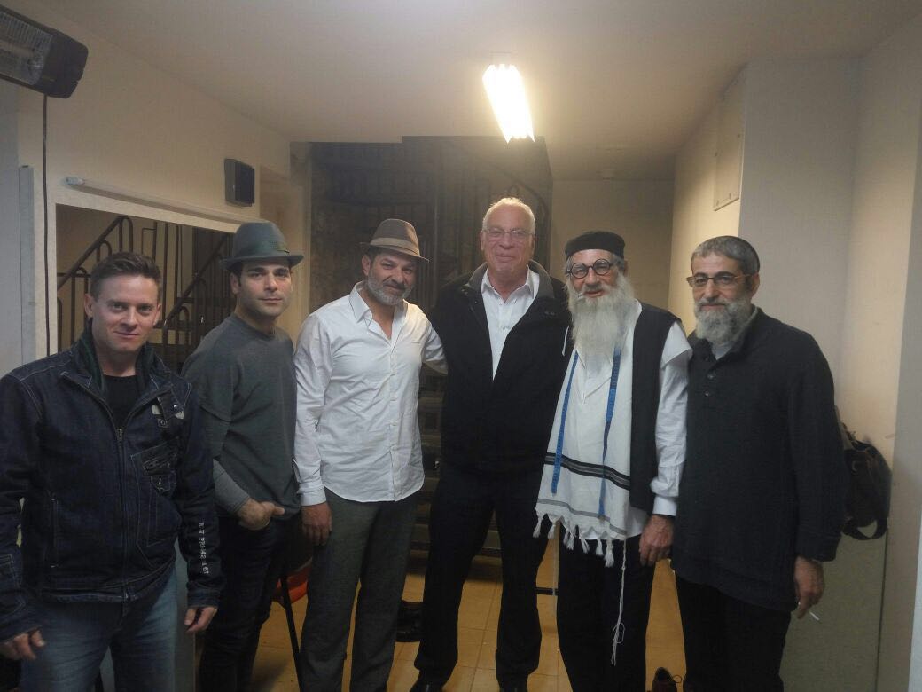 כשאורי אריאל הגיע להצגה המלבוש
