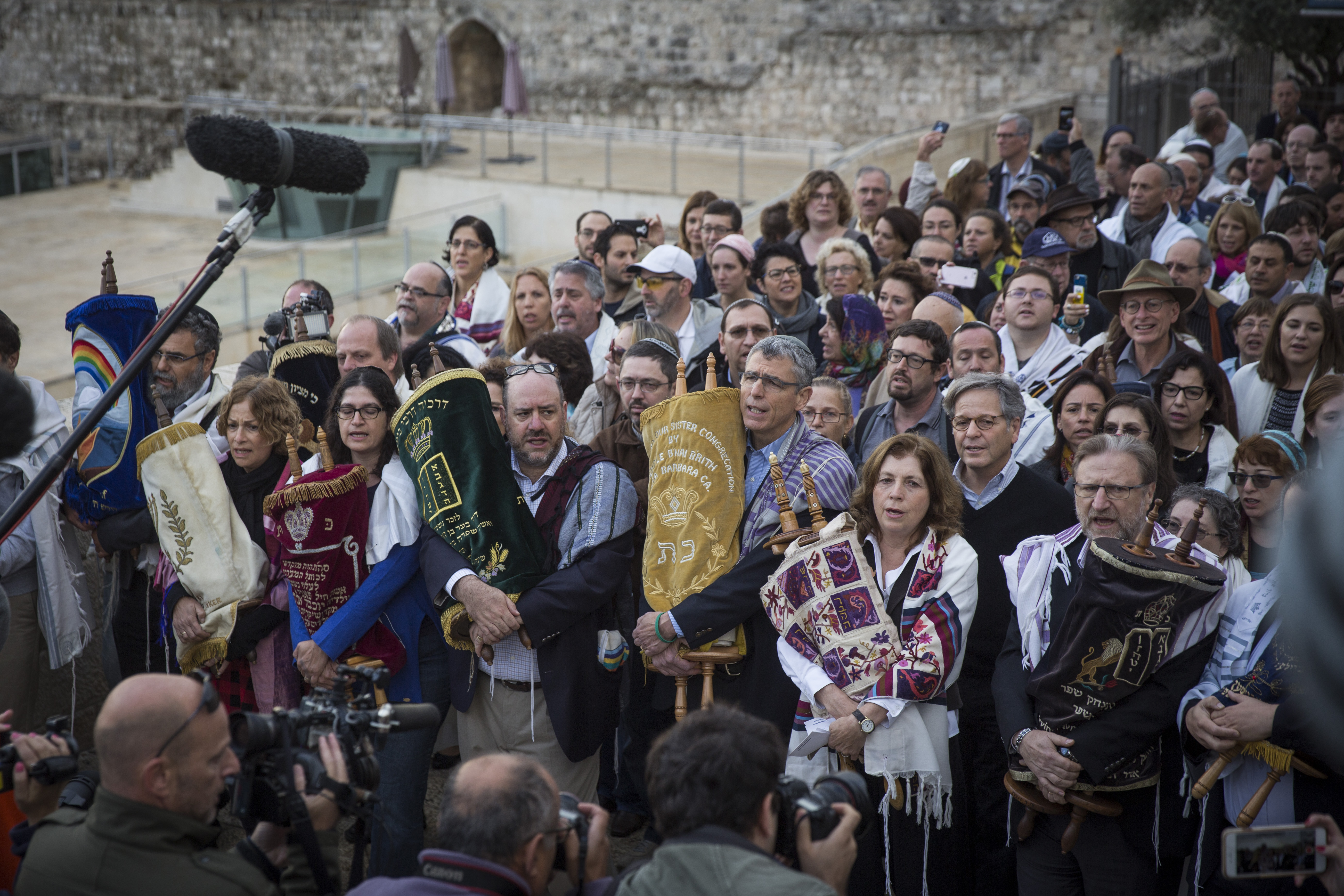 הקונסרבטיבים החליטו: נצרף גויים לקהילה היהודית