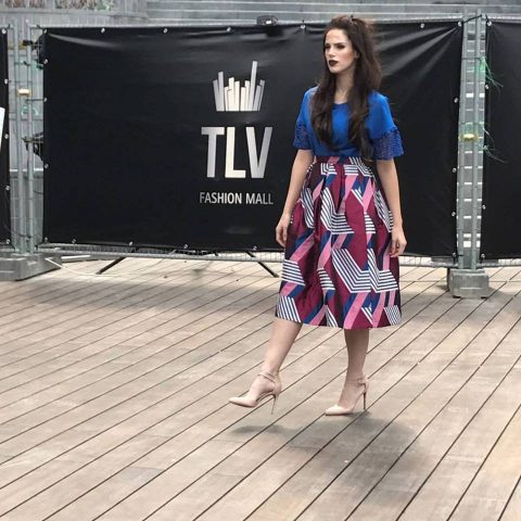ביילי ימפאל במראה זוהר עם השמלה של רחל זהר