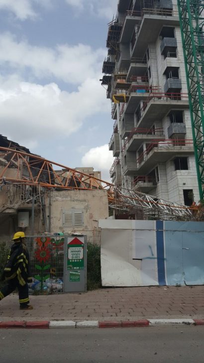 ברחוב הירדן ברמת גן קרס מנוף. המפעיל נפצע קשה
