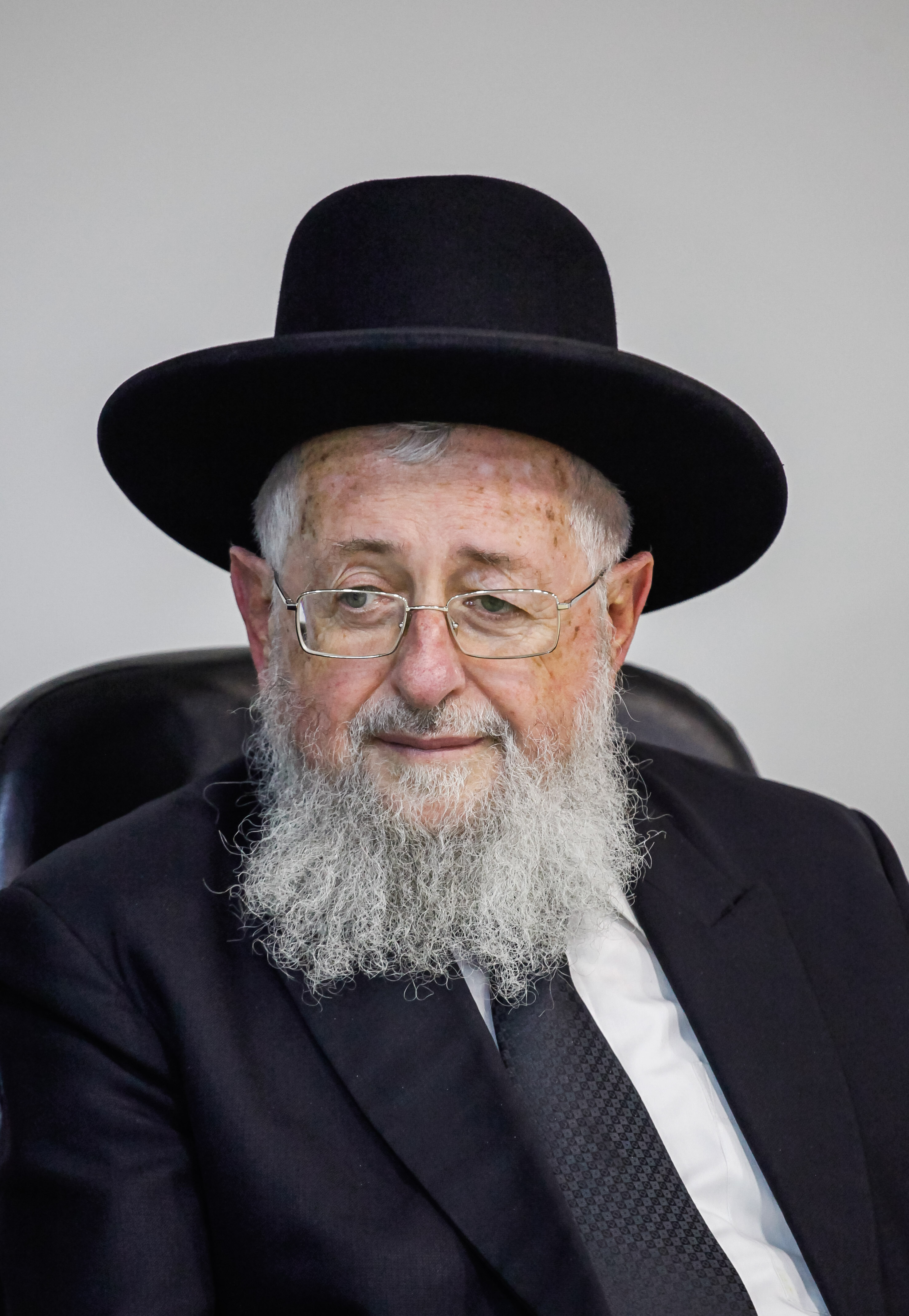 הרב דיכובסקי מבהיר: "הרב יצחק יוסף – גדול שבגדולים"