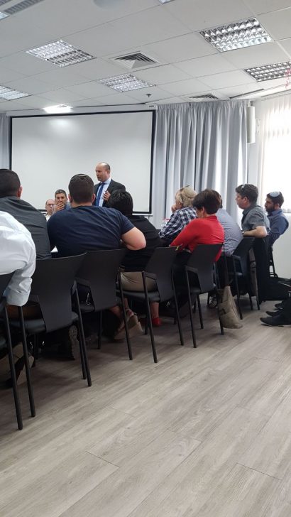 ראשי סניפים וחברי מועצות באולם משרד החינוך