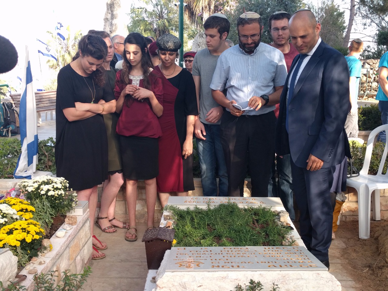 30 לאלחי טהרלב: "דמעות של כאב יורדות לי מהלב"