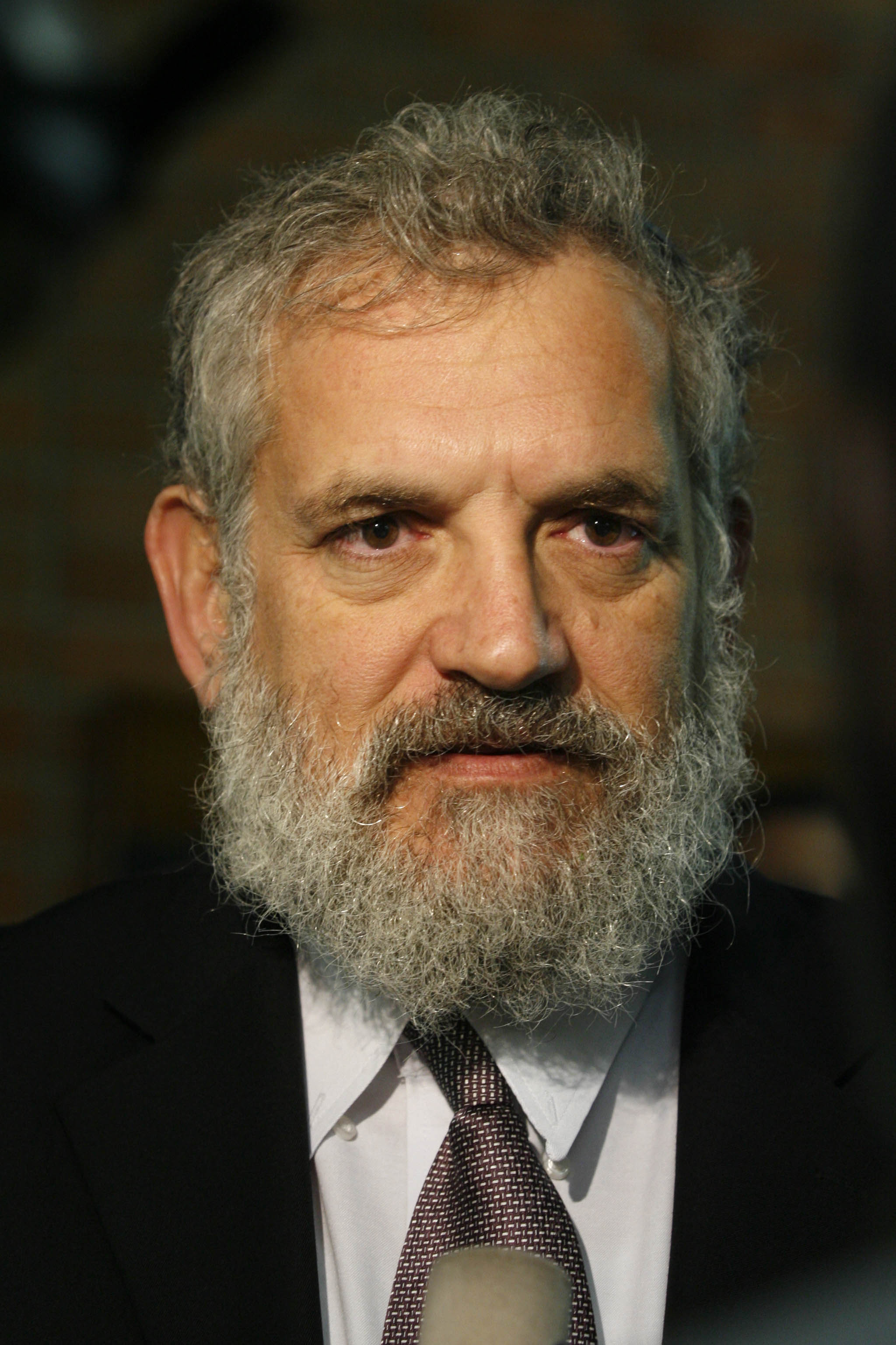 שבוע לפטירתו: קווים לדמותה של משפחת אלון