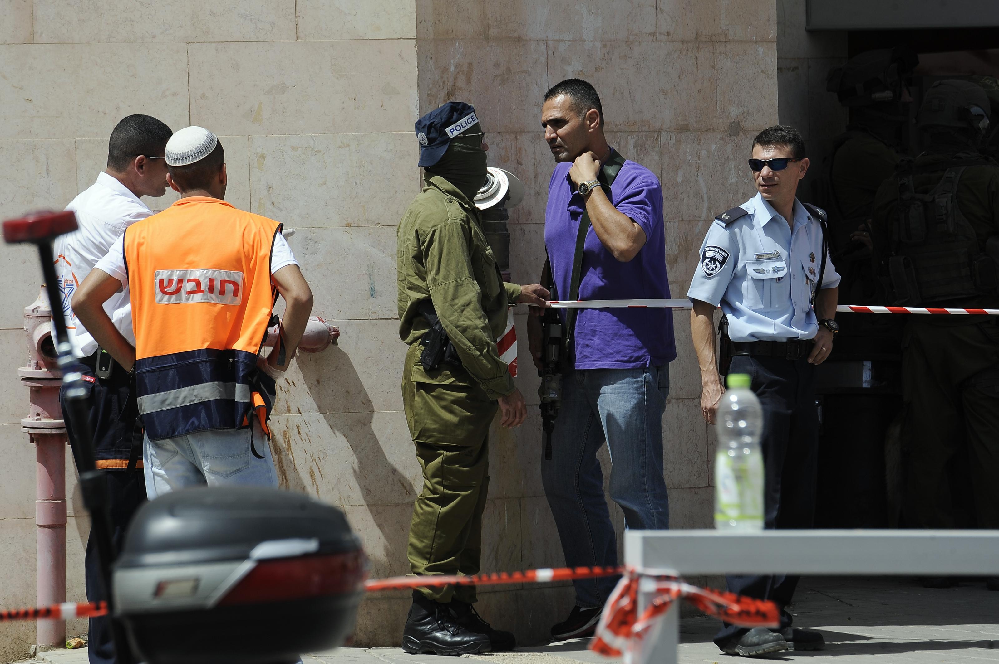 טירת הכרמל: חשוד כבן 50 דקר שוטרים ונורה
