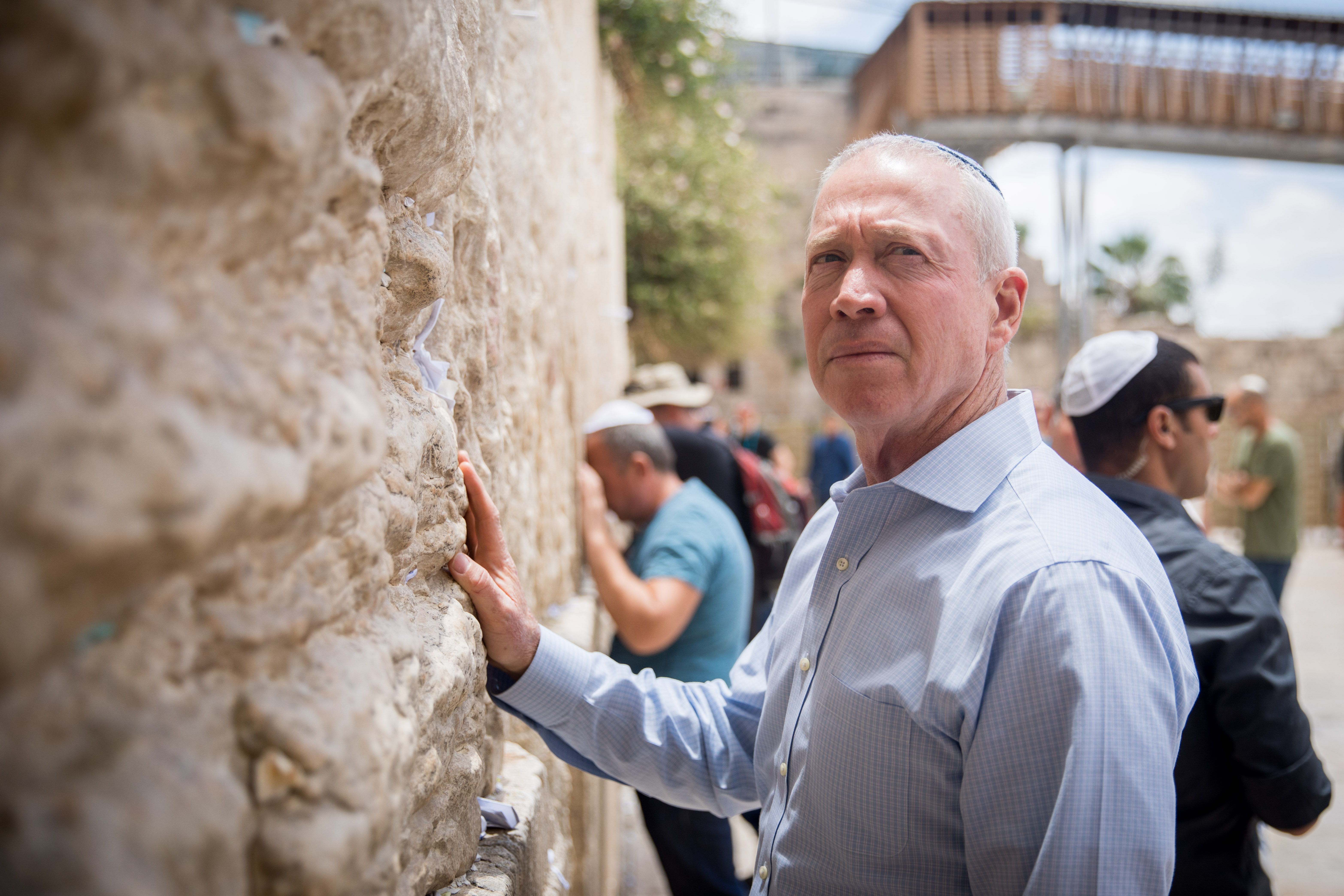 יואב גלנט כשר הבינוי והשיכון בכותל המערבי