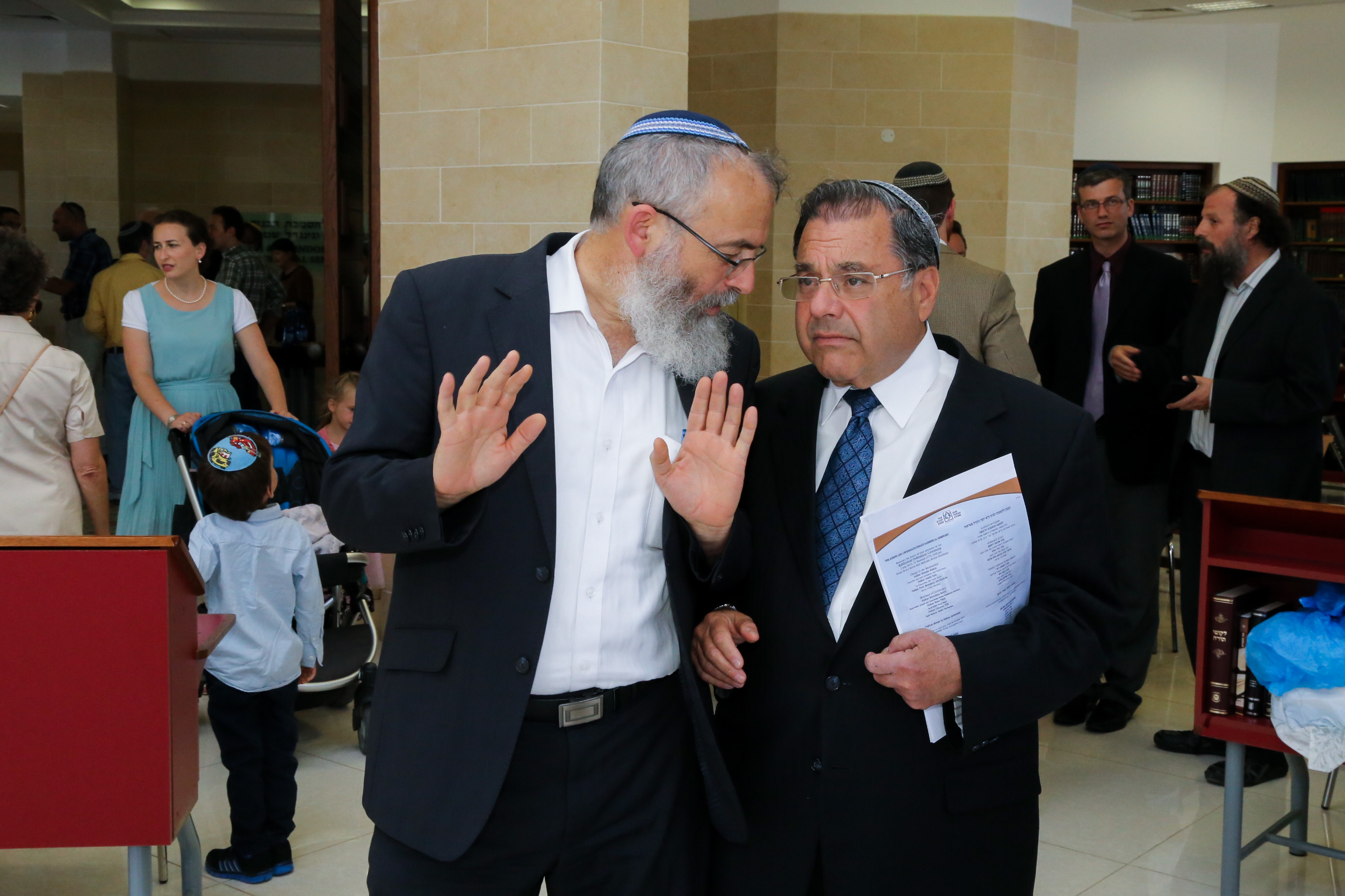 לא סיפרו לכם: חוק הגיור לא יפגע בגיורים הסרוגים