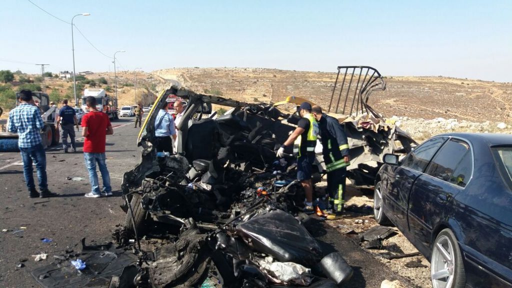 6 הרוגים בתאונה בבנימין בין מונית ערבית ואוטובוס