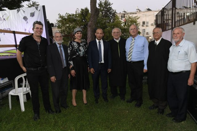 שר החינוך, בנט לבוגרות מכללת תלפיות:"המורה הוא פסגת החברה הישראלית"
