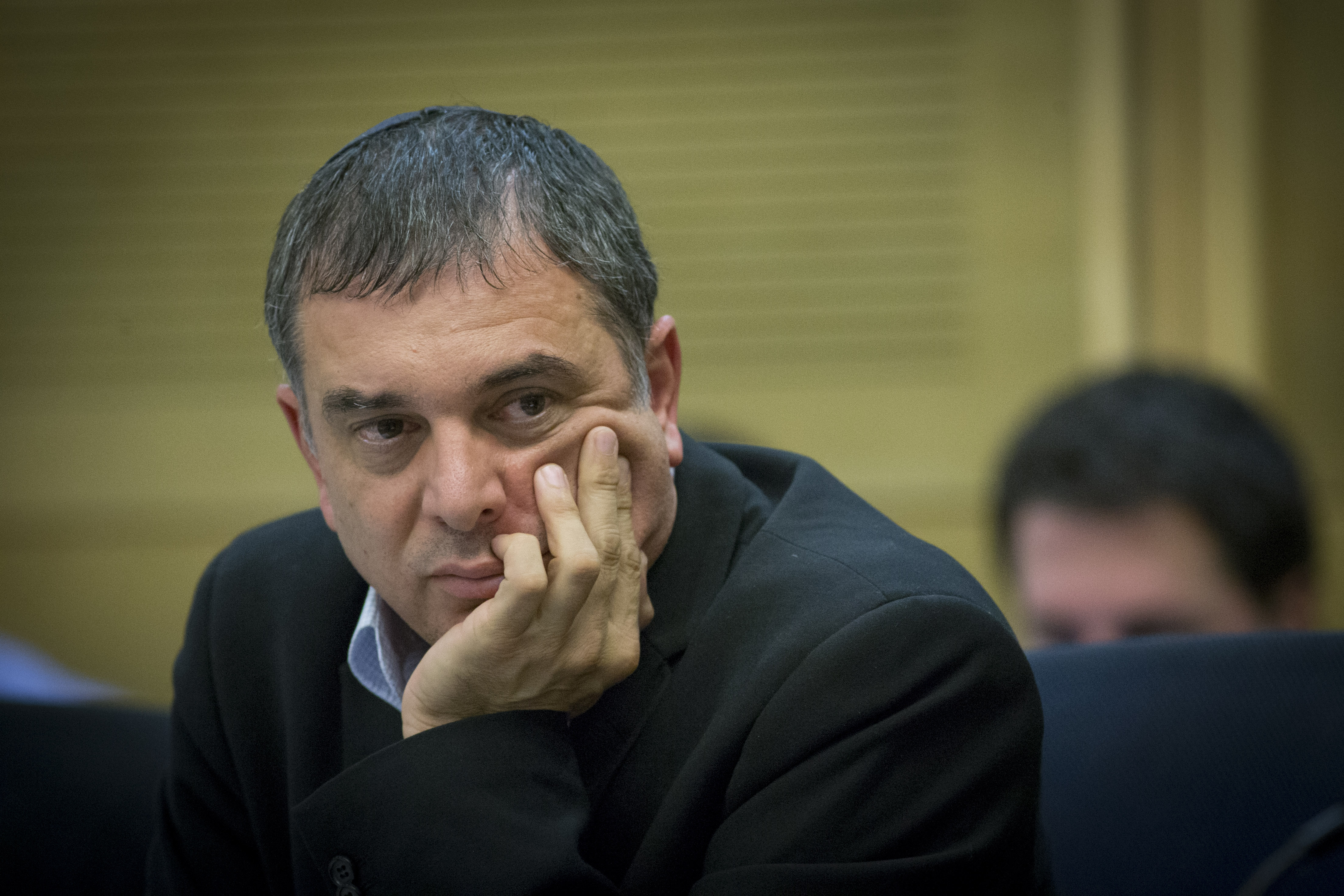 פרשת בזק: אלוביץ ופילבר נשלחו למעצר בית