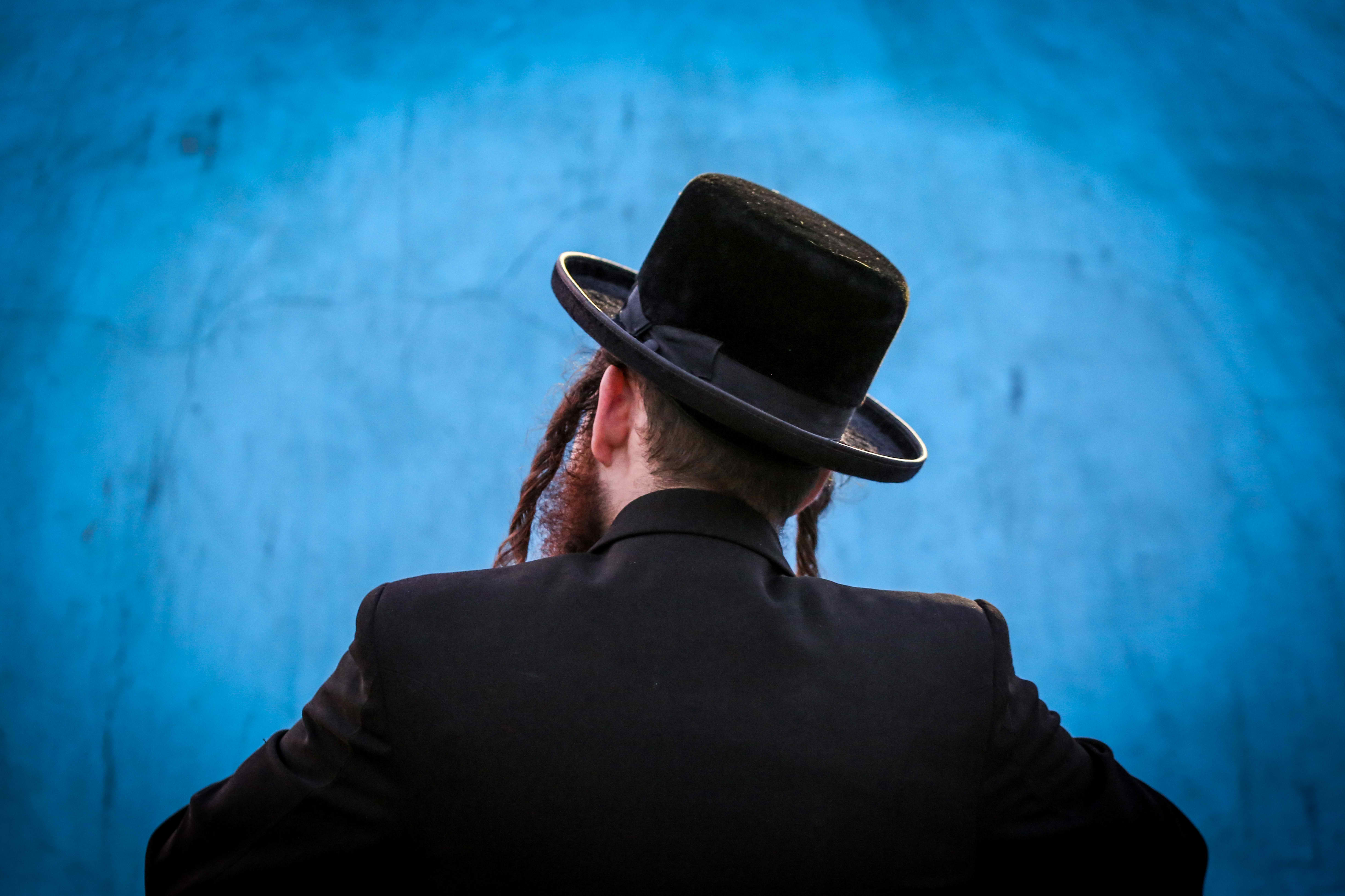 מוכנים לתת 40 אלף שקל למי שיסגור שידוך לבנם