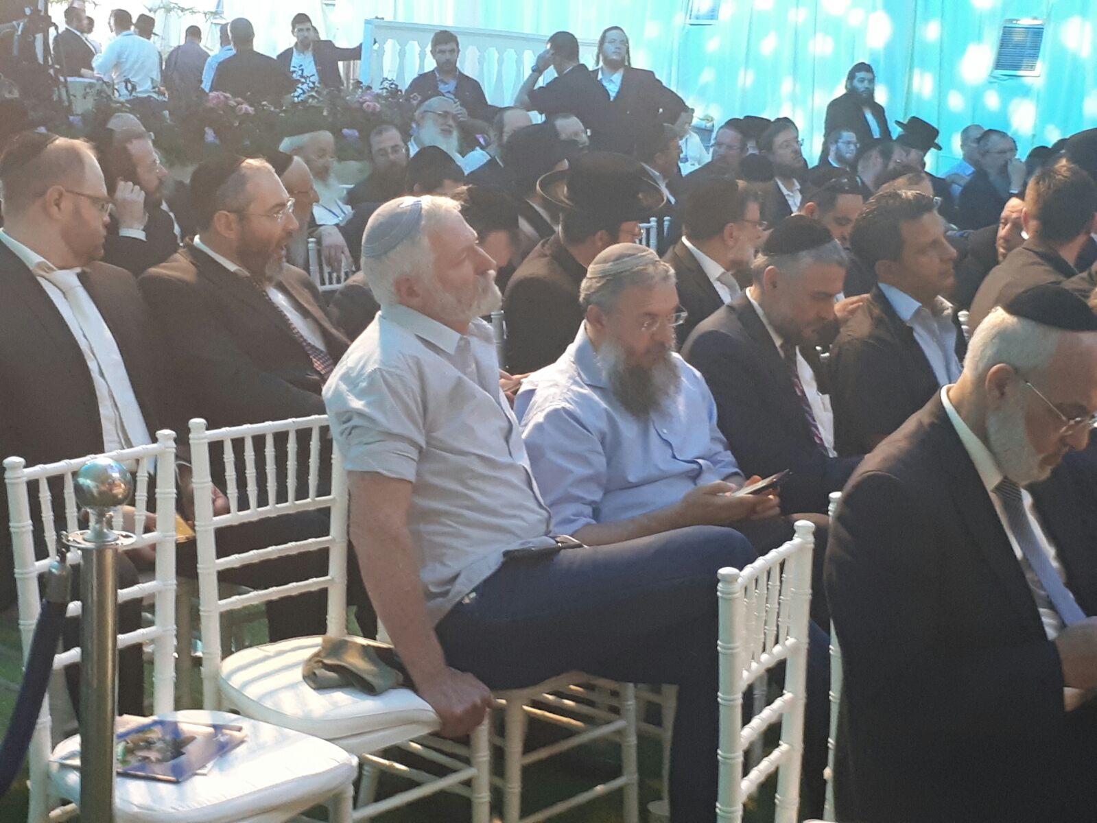 אירגן הפגנה, והבריז כדי להיפגש עם נתניהו