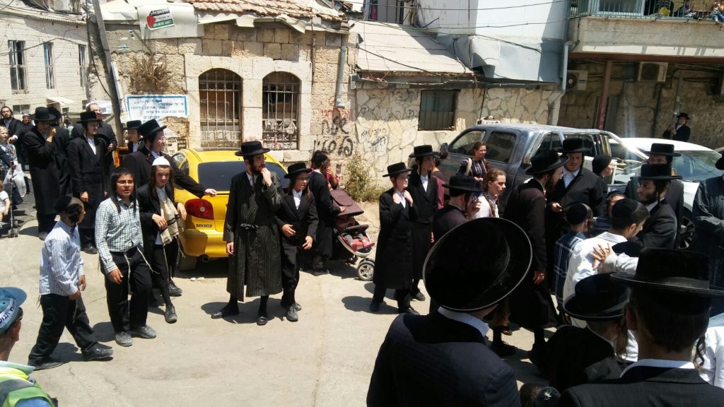 ליברמן חולץ מהתגודדות חרדים במאה שערים