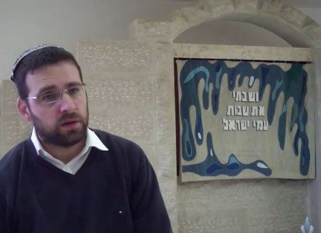 "האם הרב רבינוביץ' צריך להוכיח את עצמו לרב יוסף?"