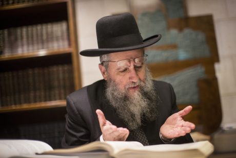 "אנשים טיפשים מקבלים ברכות ומשלמים כסף"